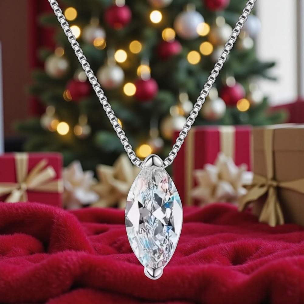 1 carat Moissanite pendant set in S 925. NWOT